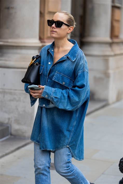 Comment porter la chemise oversize cet automne.